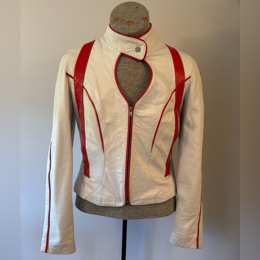 Vintage white and red leather Moto jacket, snap collar knockout! Wos S-M. Mint!